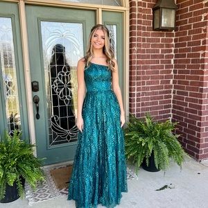 Blondie Nites by Stacy Sklar One Shoulder Sequin Prom Dress Formal Size: 0